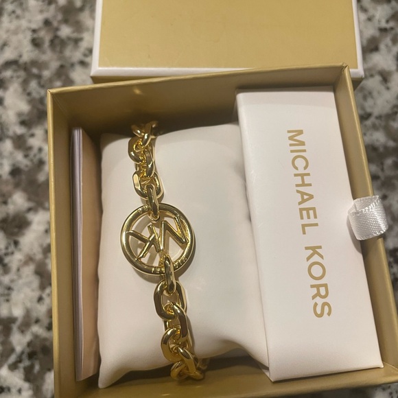 Michael Kors Gold Logo Charm Bracelet New - Picture 1 of 5